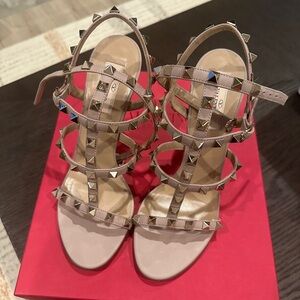 Valentino Garavani Beige Calfskin Leather Rockstud Ankle Strap Sandals